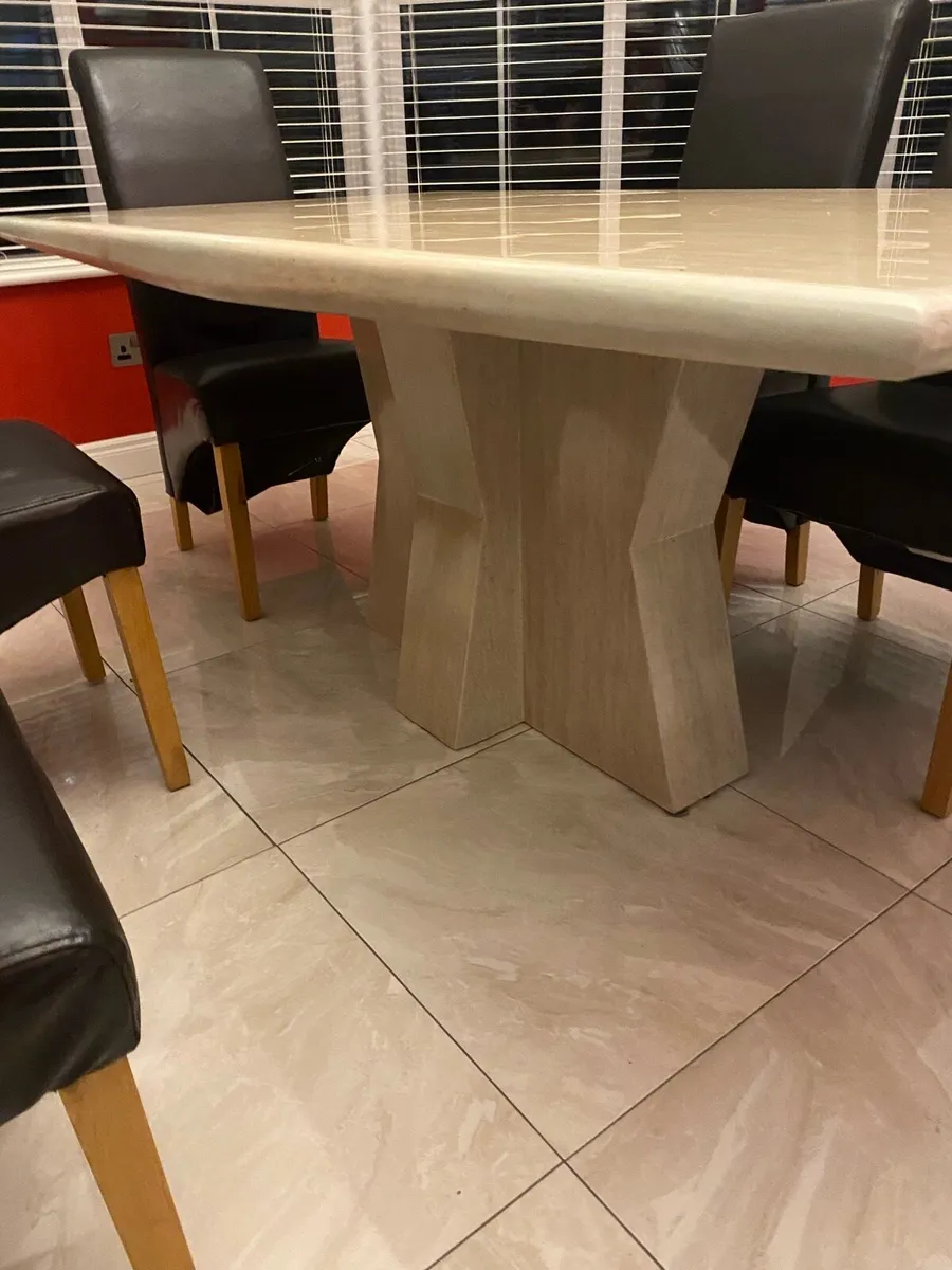 Marble Table and 6 Leather Chairs €790 - Image 2