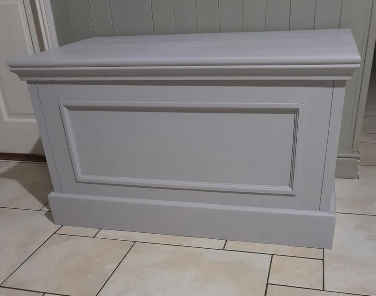 Blanket storage box - Image 1