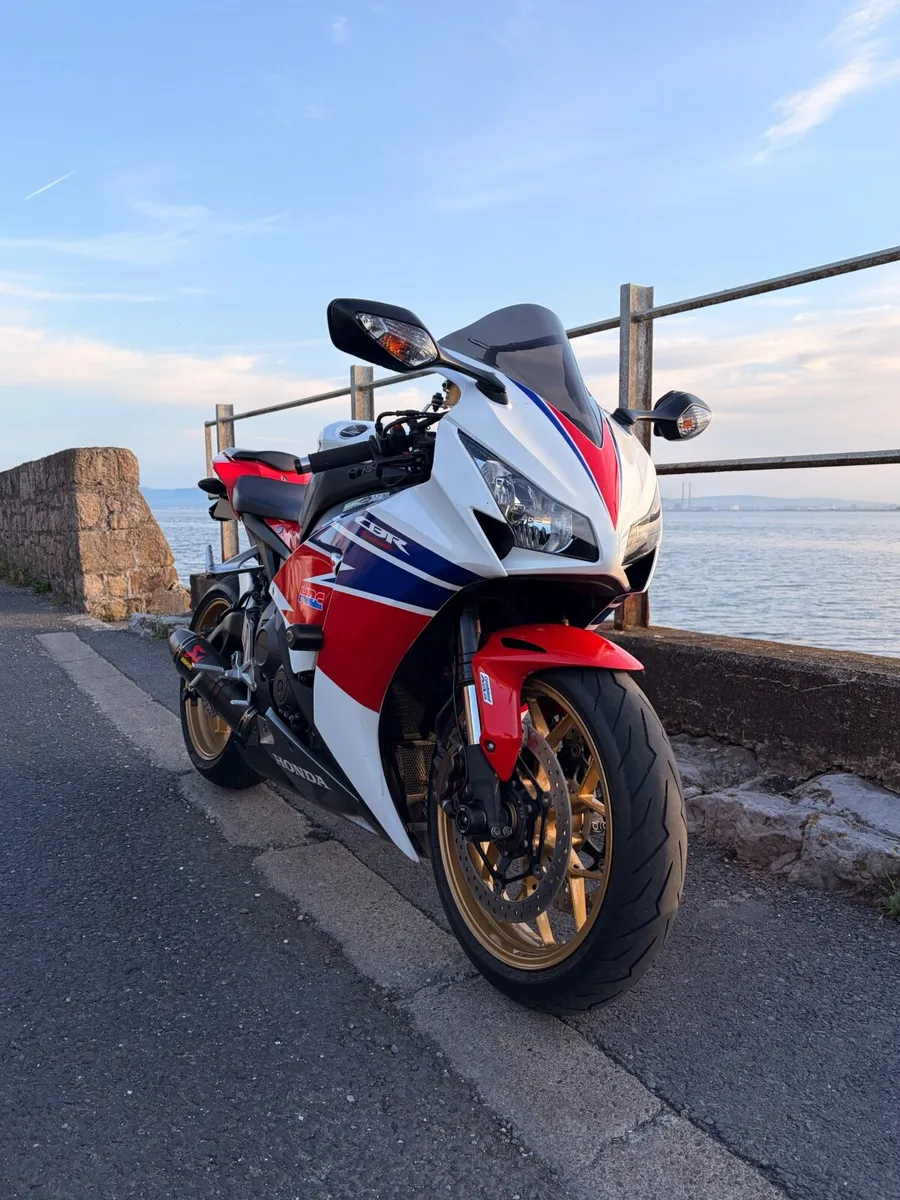 2014 Honda CBR1000RR Fireblade, 180hp, 21,000 km - Image 1