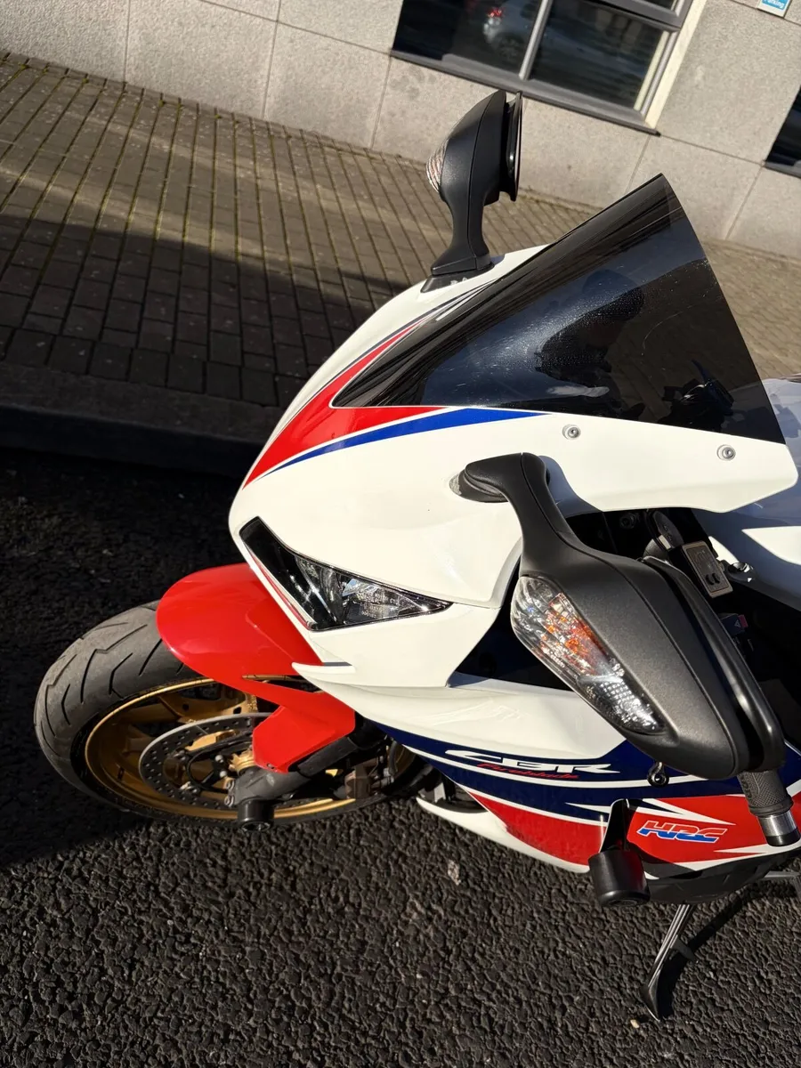 2014 Honda CBR1000RR Fireblade, 180hp, 21,000 km - Image 3