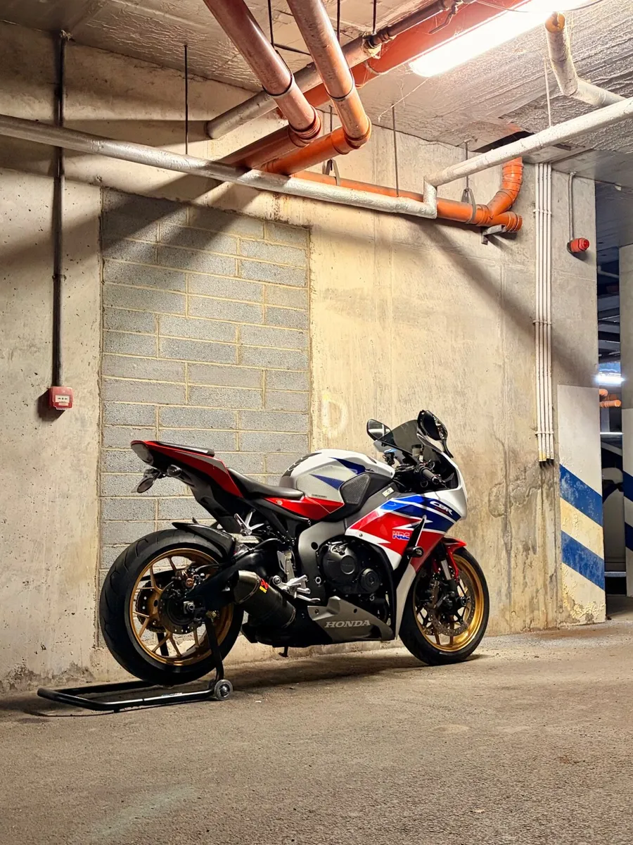 2014 Honda CBR1000RR Fireblade, 180hp, 21,000 km - Image 4