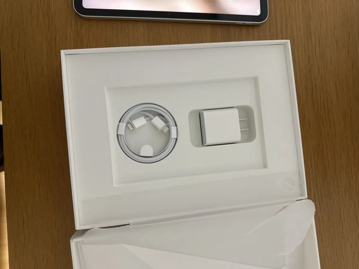 IPad 10th Gen - Image 2