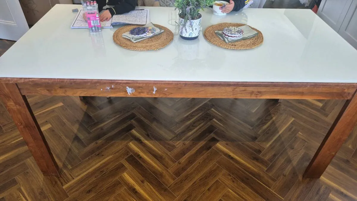 Kitchen dining table - Image 2