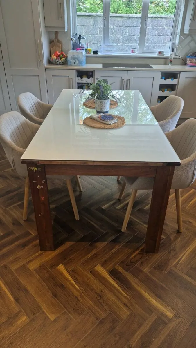 Kitchen dining table - Image 1
