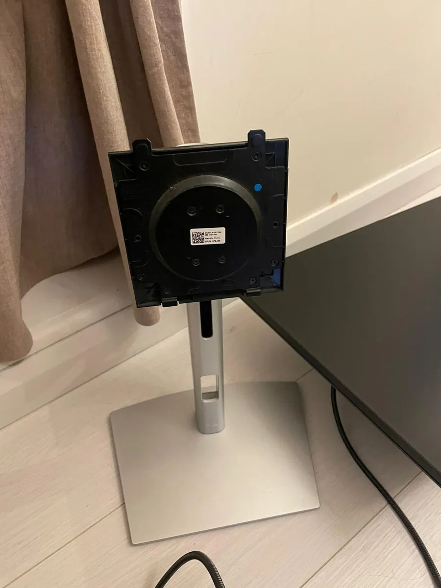 Dell Monitor 27’ USB-C P2722HE - Image 4