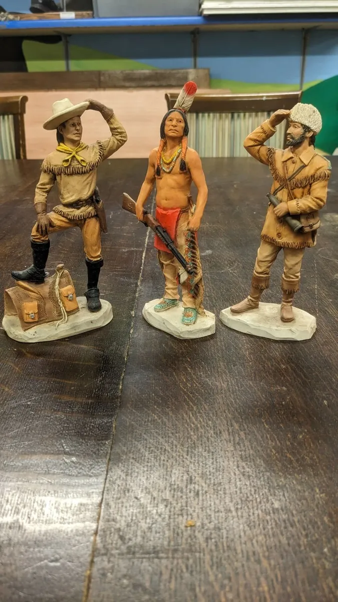 Rare  Castagna Figurines (Italy 1999) - Image 2