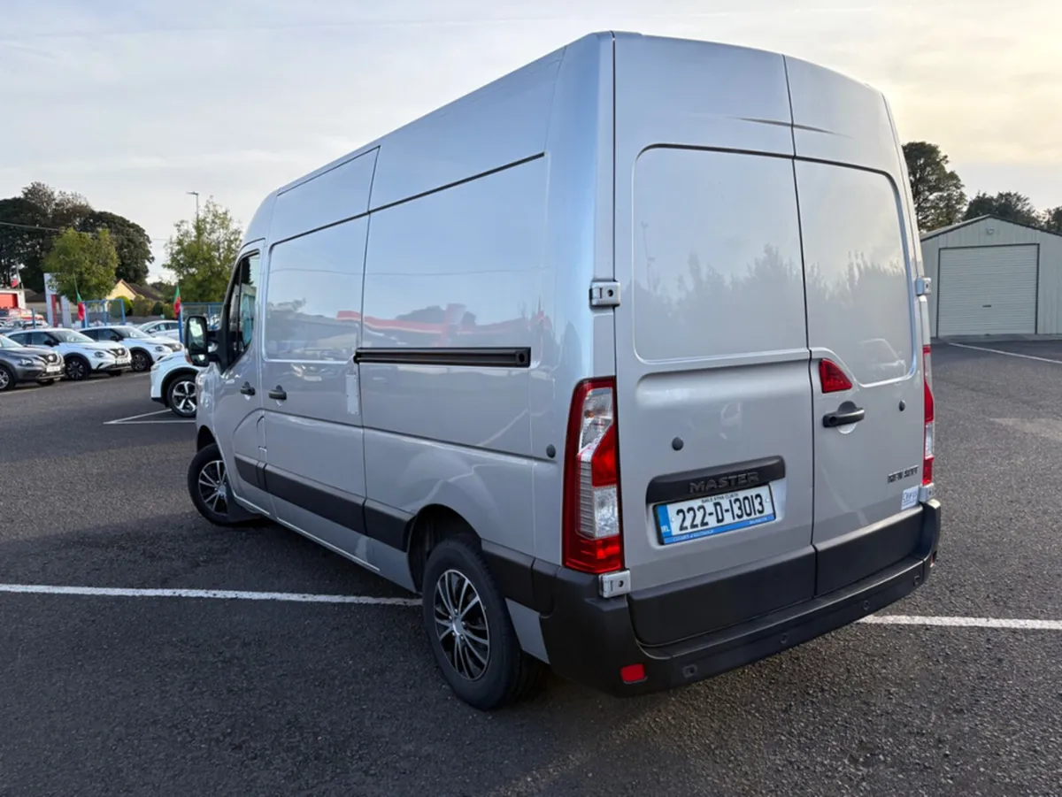 Renault Master AUTOMATIC FWD MM35 BLUE DCI 150 Q Q - Image 2