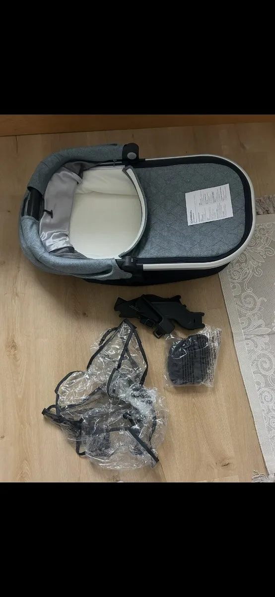 UppaBaby Vista bassinet - in Gregory - x2 - - Image 2