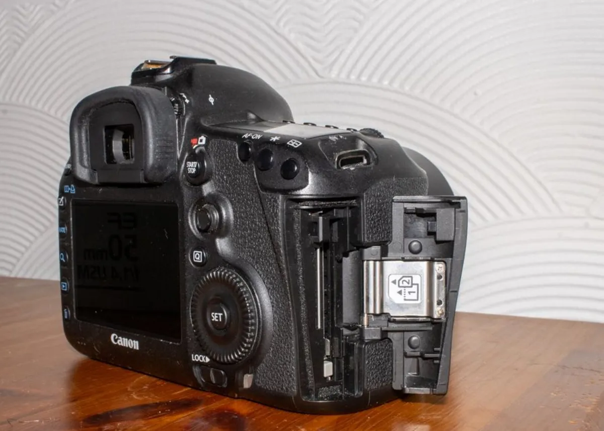 Canon 5D Mark iii - Image 4