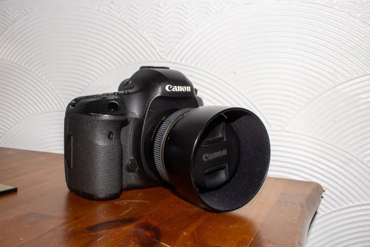 Canon 5D Mark iii - Image 1