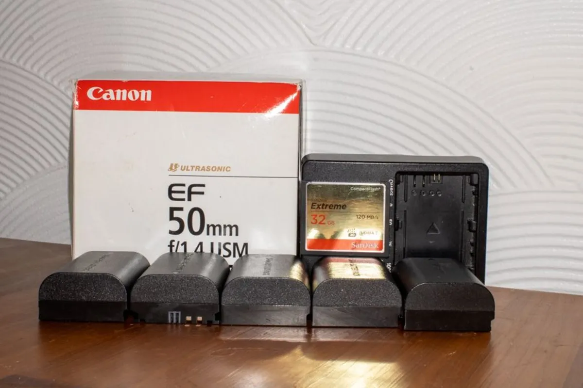 Canon 5D Mark iii - Image 2