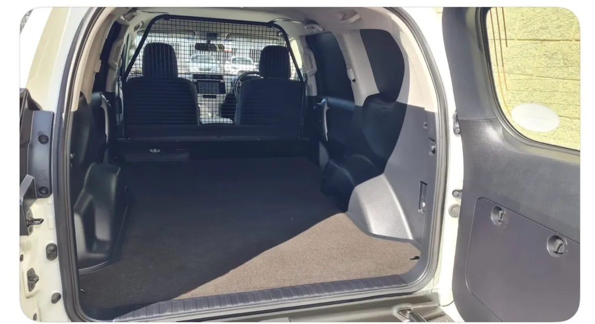 Toyota landcruiser - Image 2