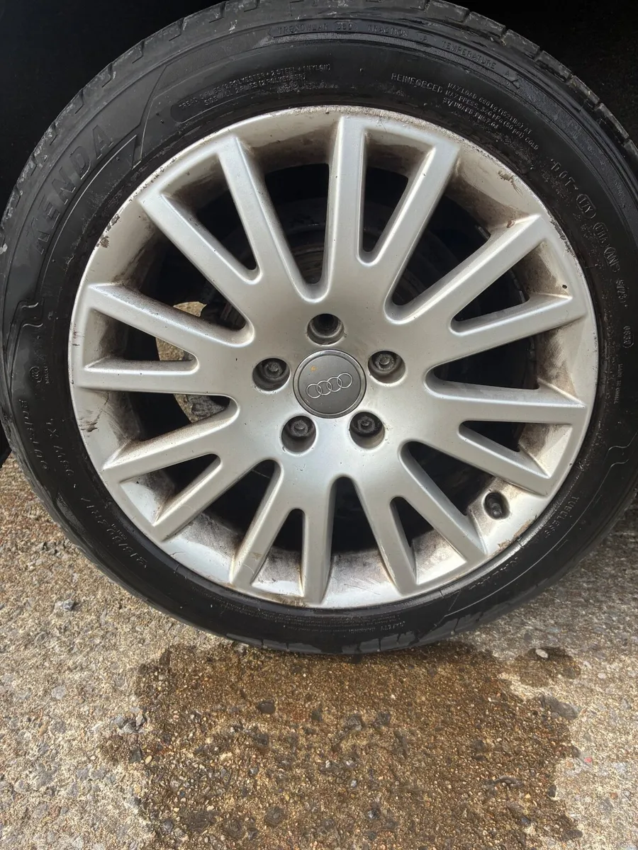 Car alloys  and tyres r17 Audi - Image 4