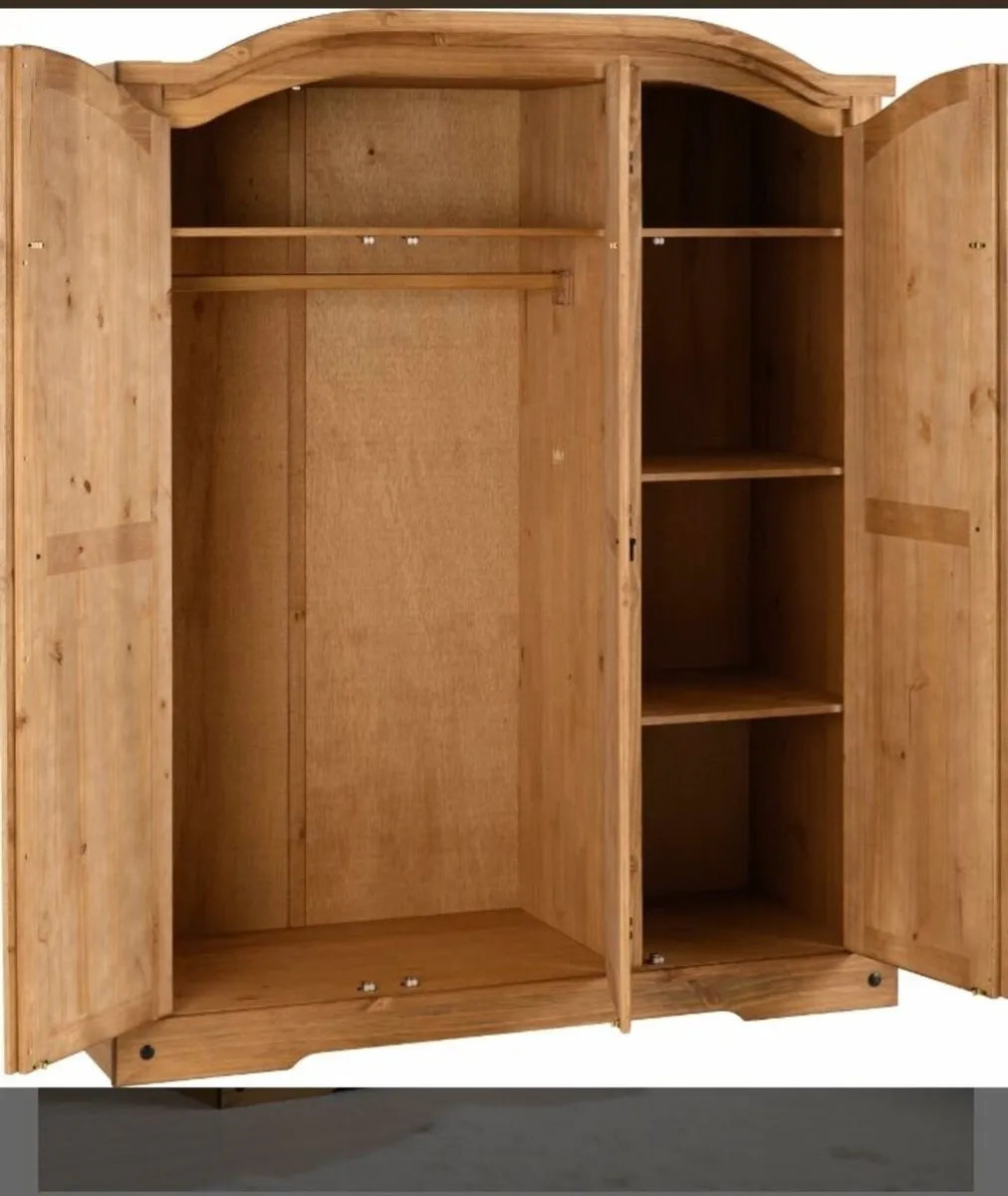 Corona 3 Door Wardrobe - Image 2
