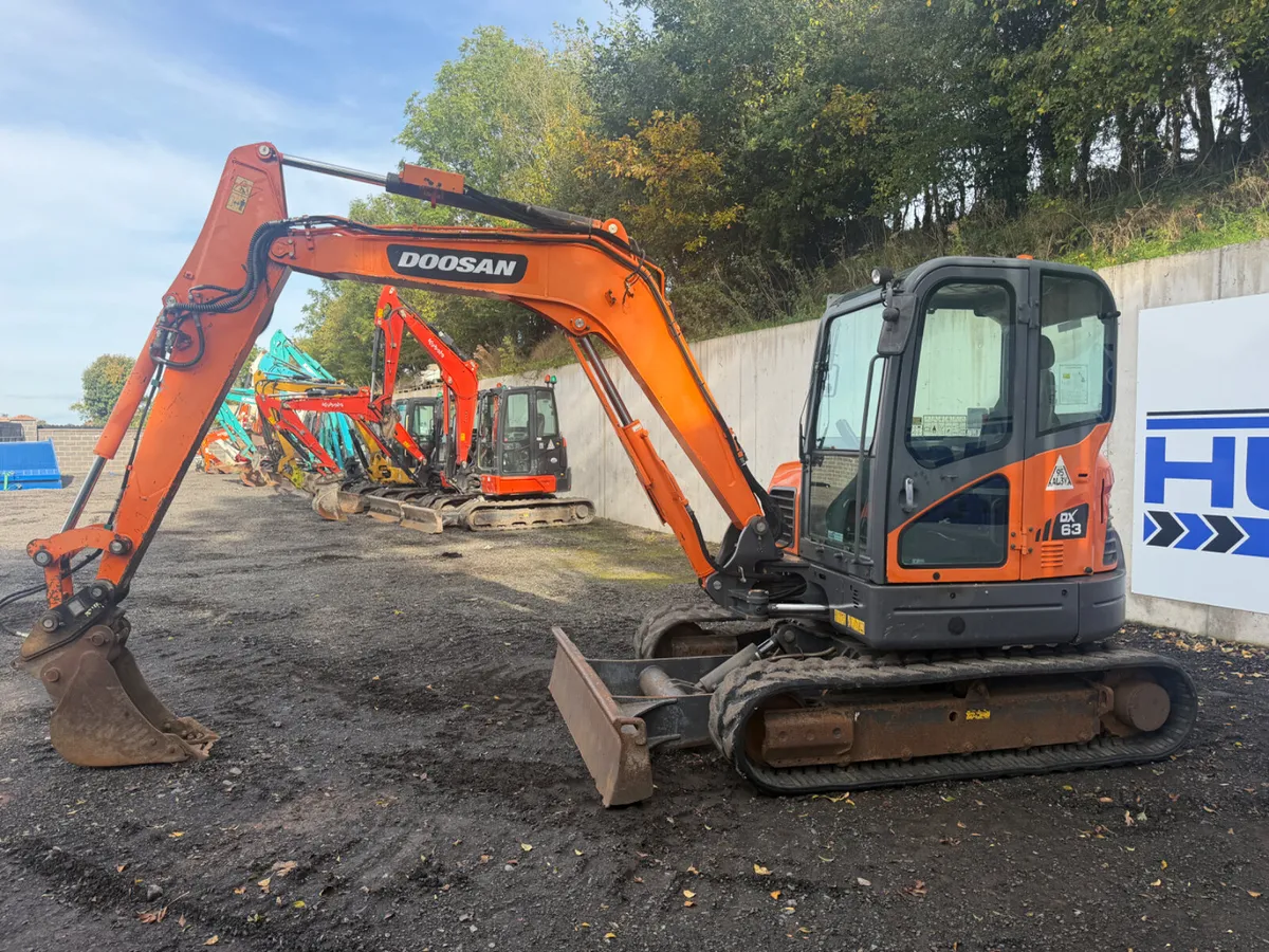 2015 DOOSAN DX63-3 - Image 3