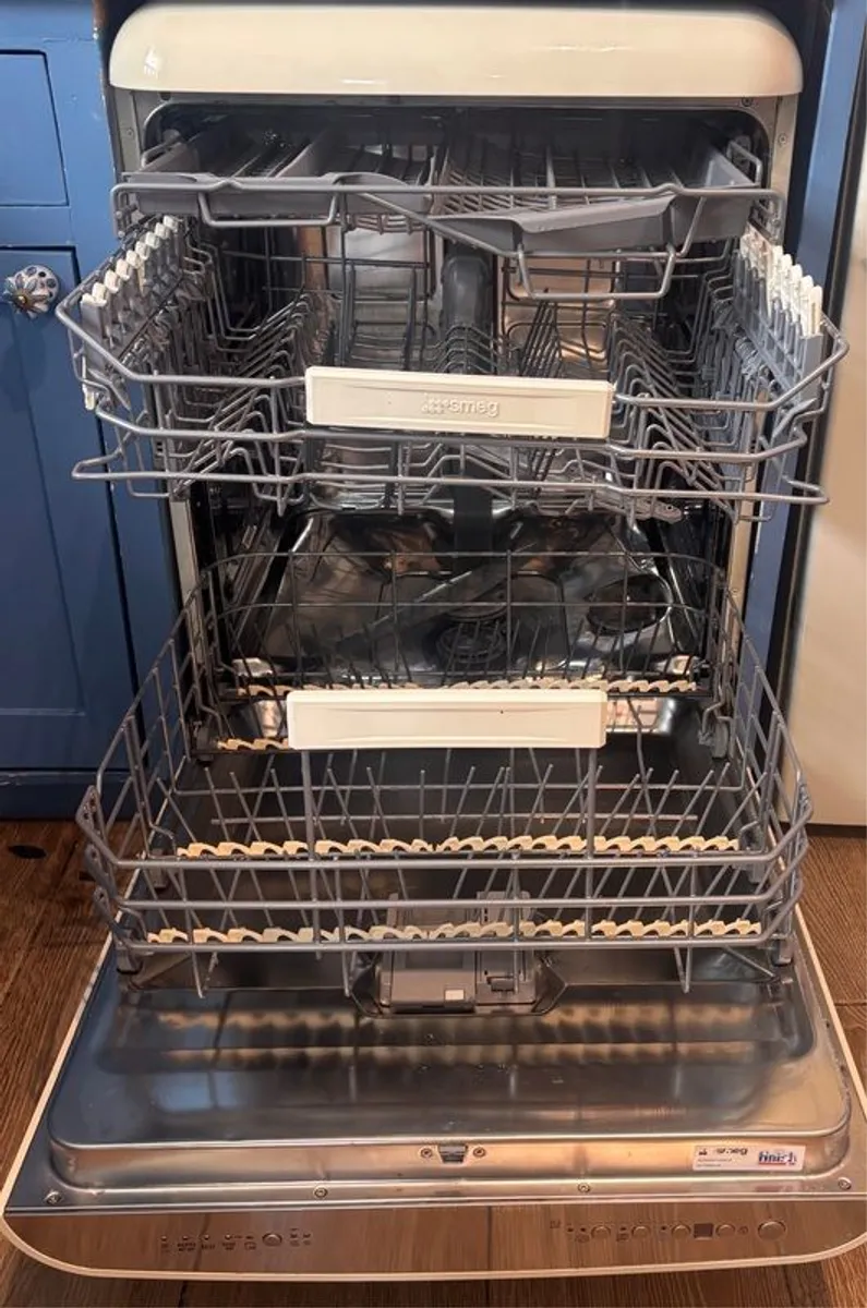 SMEG DFFABCR 50s Style Retro Cream Dishwasher - Image 2