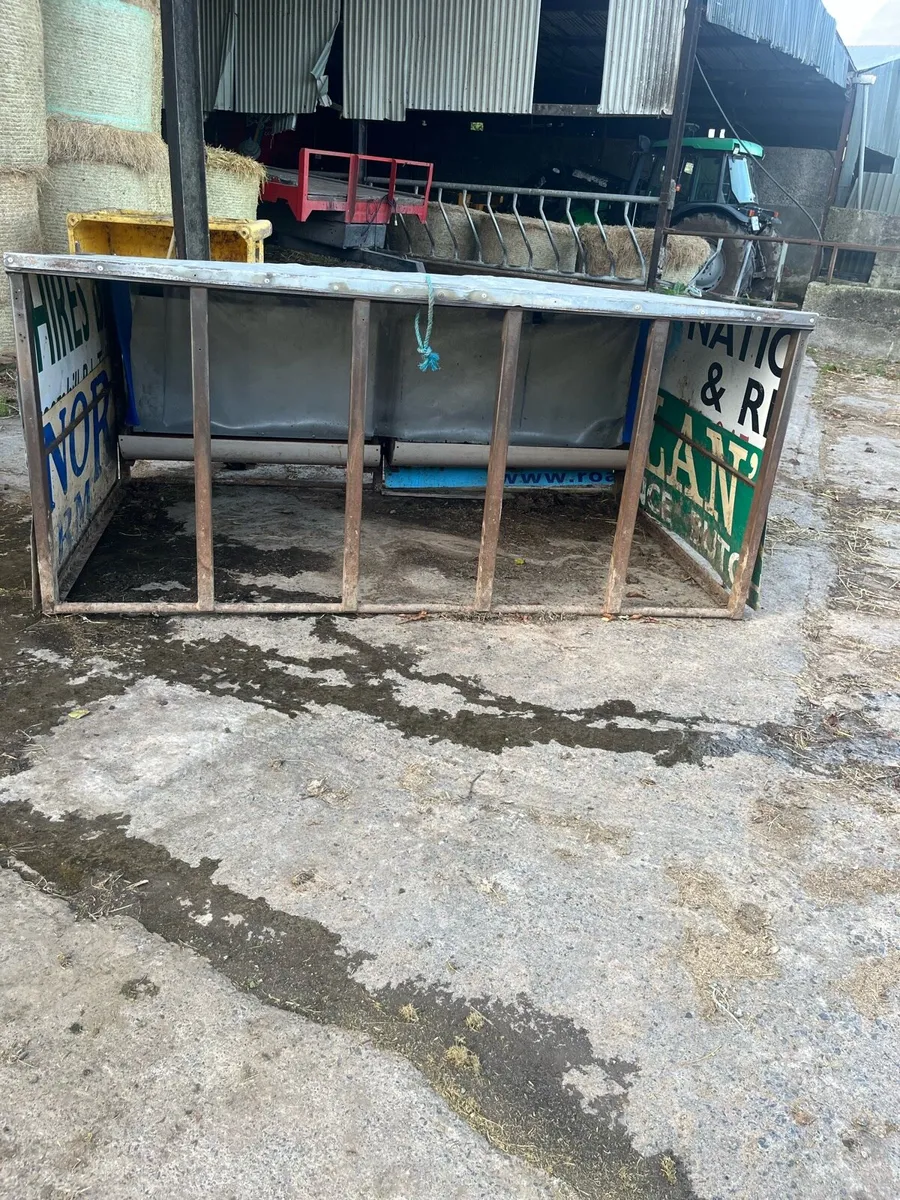 Ad-lib calf feeder - Image 1