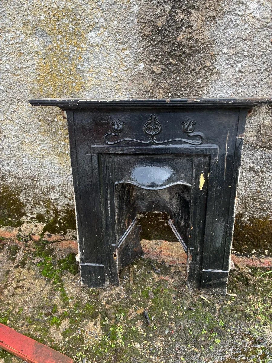 Cast iron fireplace - Image 1