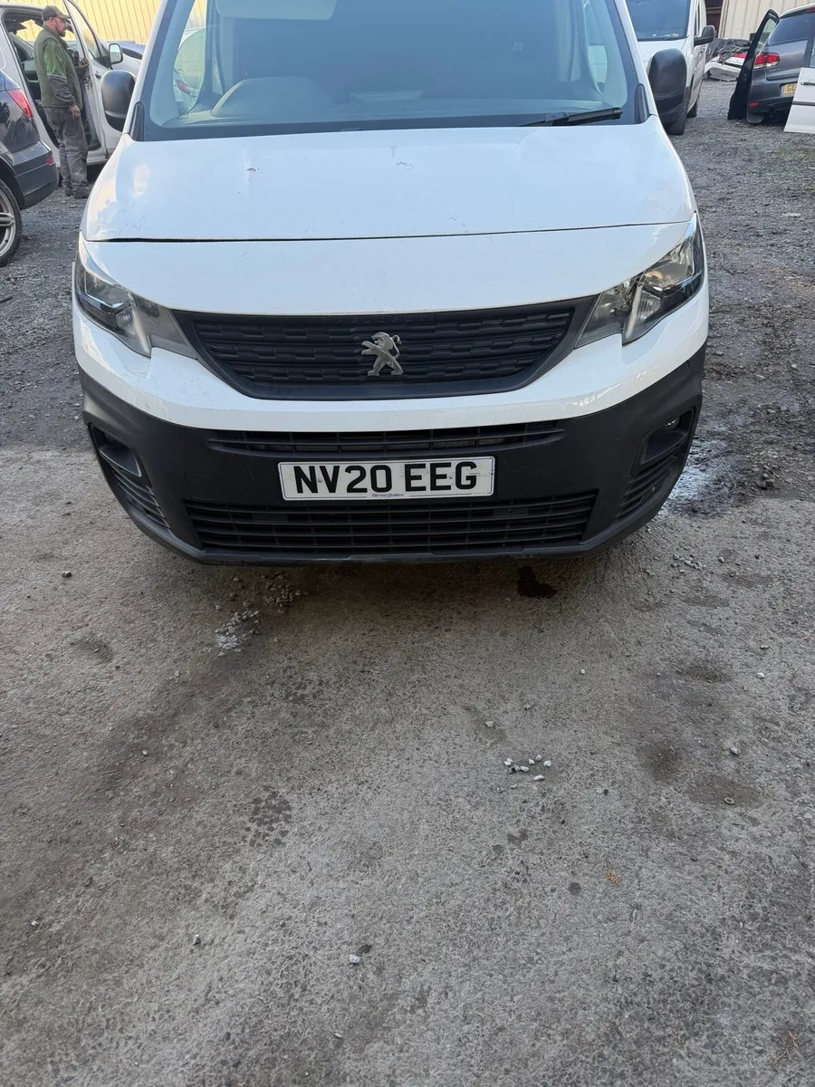 2021 Peugeot partner for breaking only 1.5 - Image 2