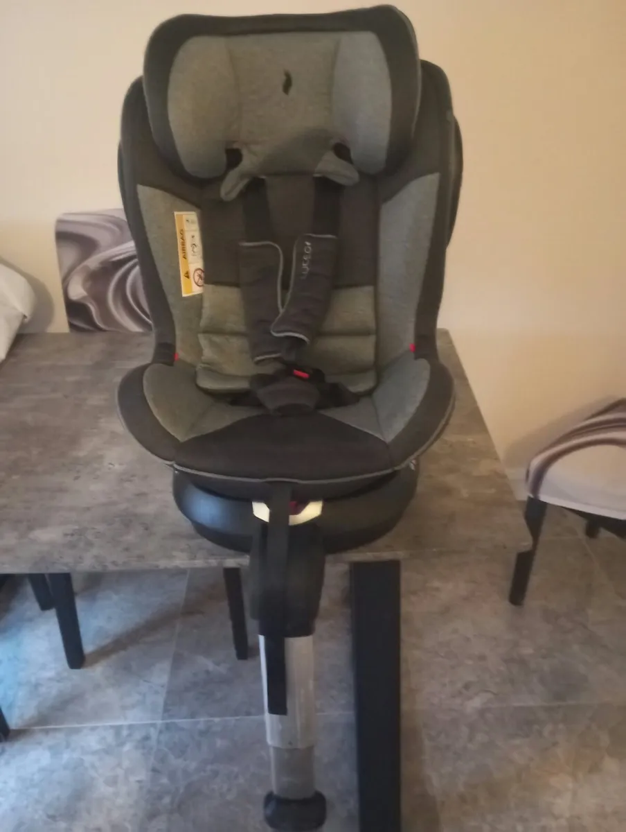 Osann 360 degree isofix Kids car seat - Image 2