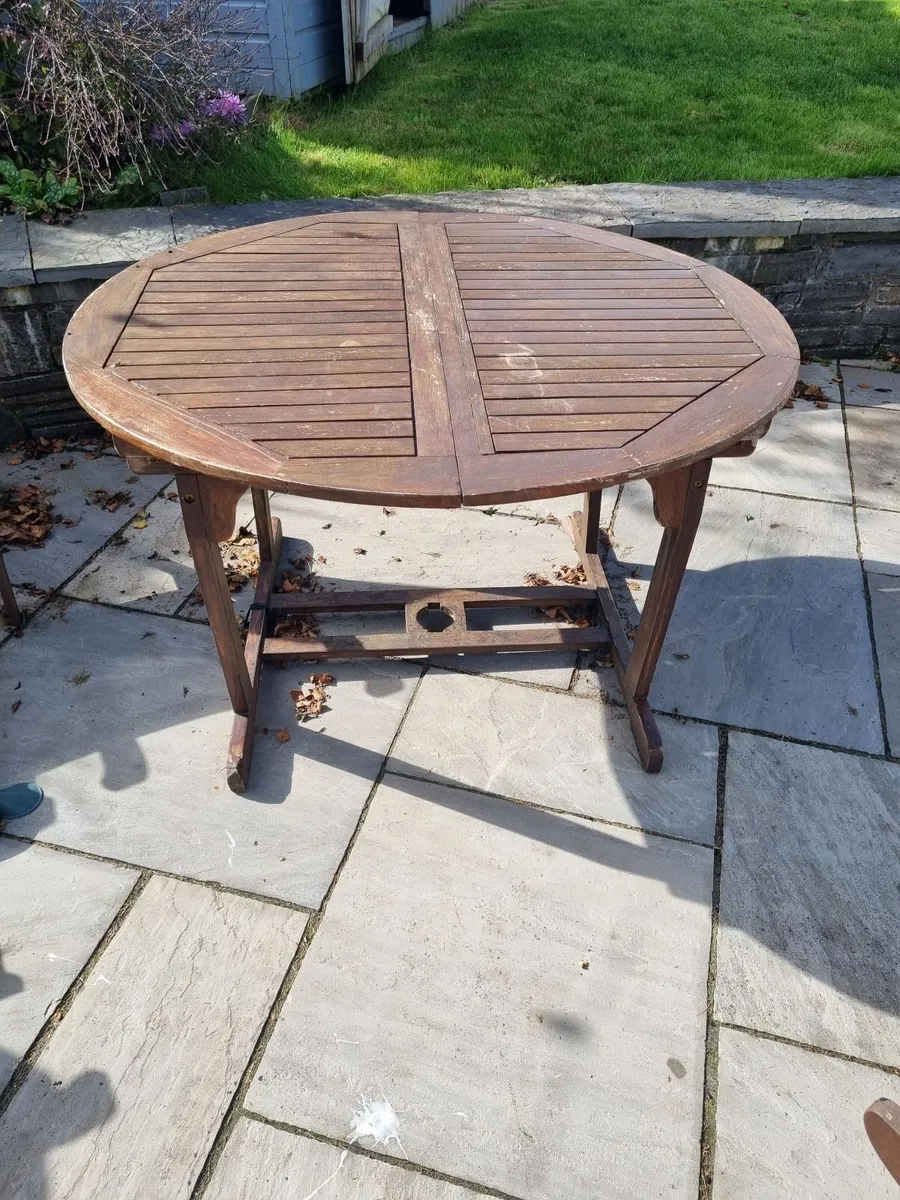 Garden table - Image 2