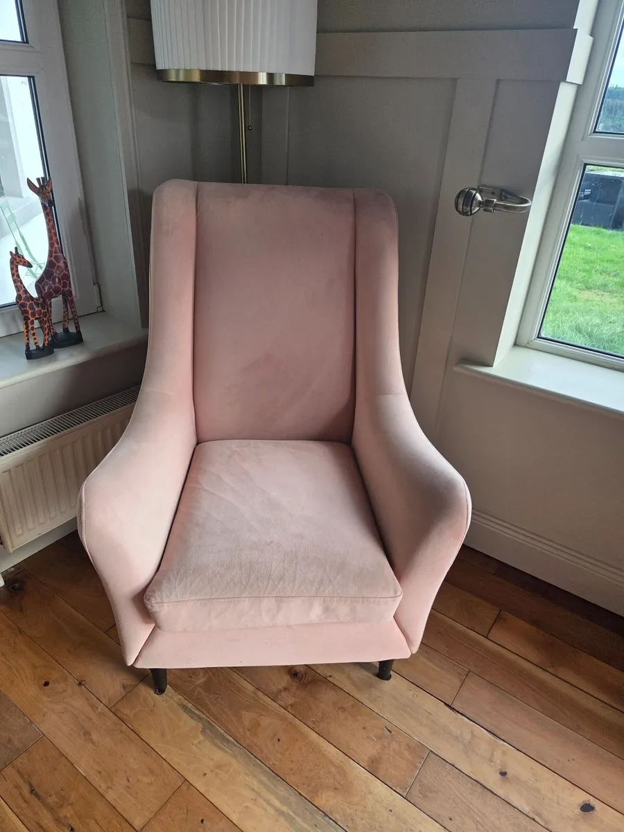 High back winged chair - Image 1