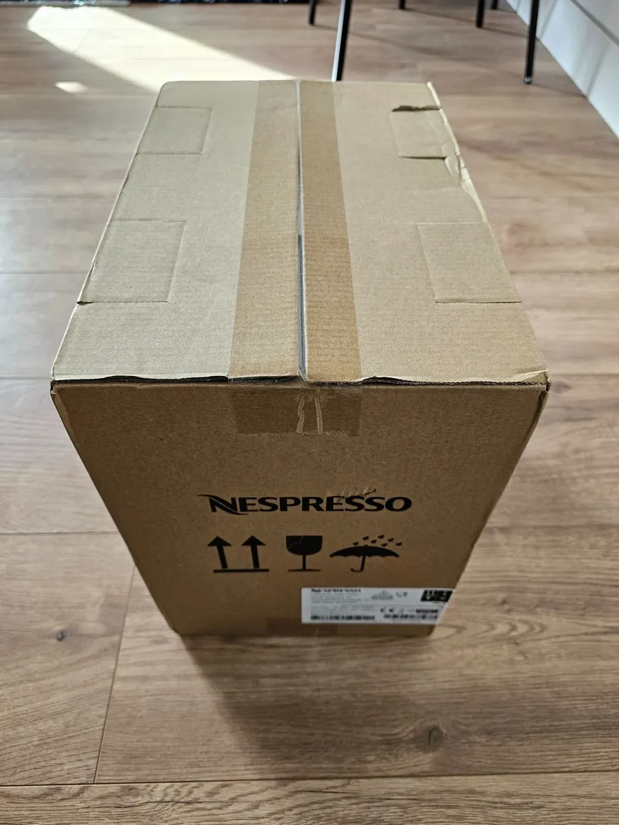 Nespresso Vertuo Next Deluxe coffee machine - Image 2