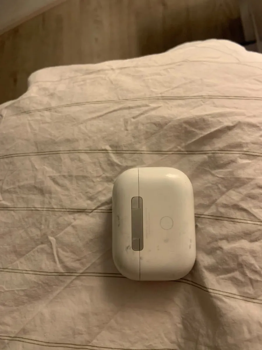 AirPods Pro 2 USB-C Case Only - Genuine Apple - Image 2
