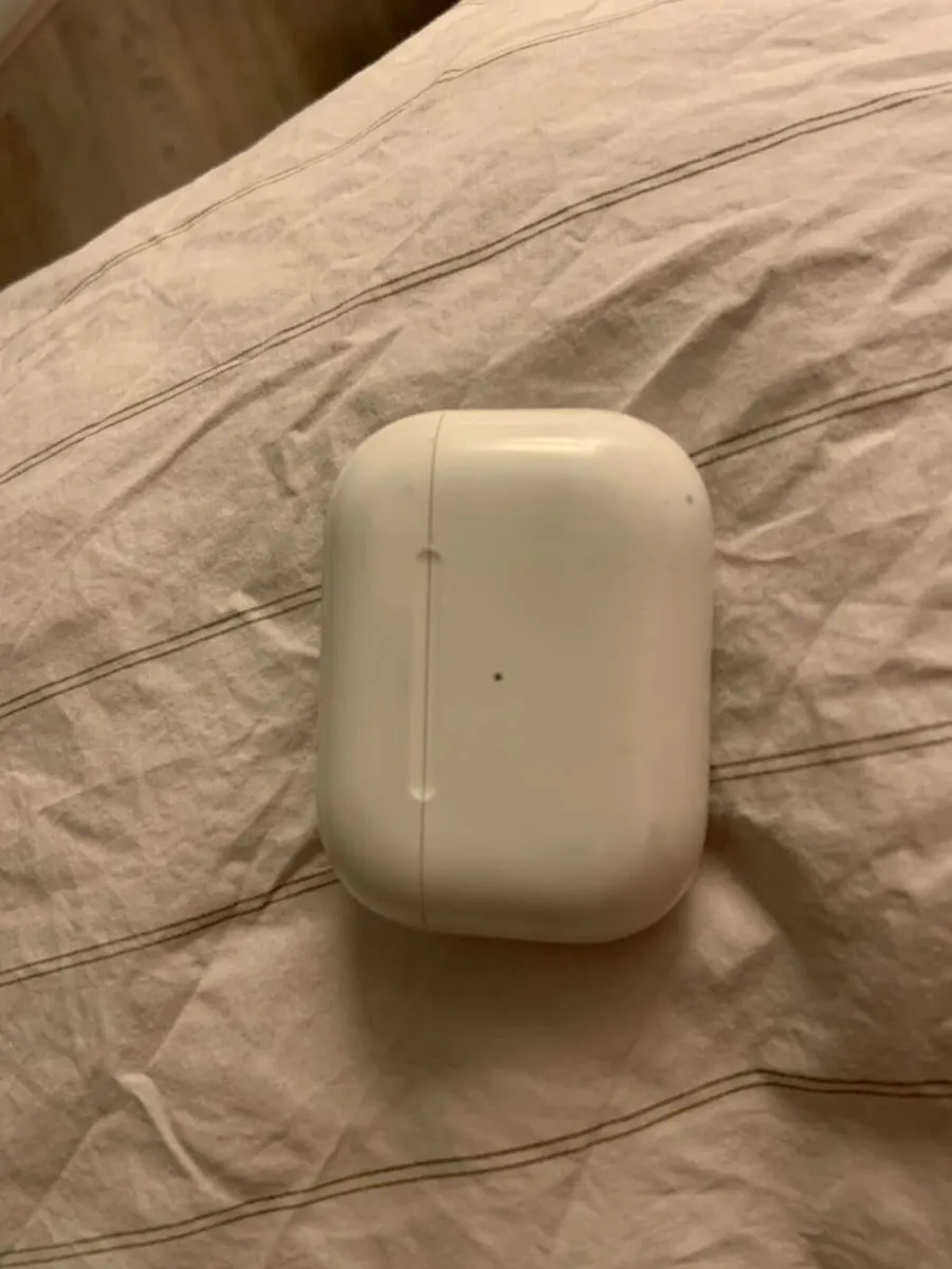 AirPods Pro 2 USB-C Case Only - Genuine Apple - Image 3