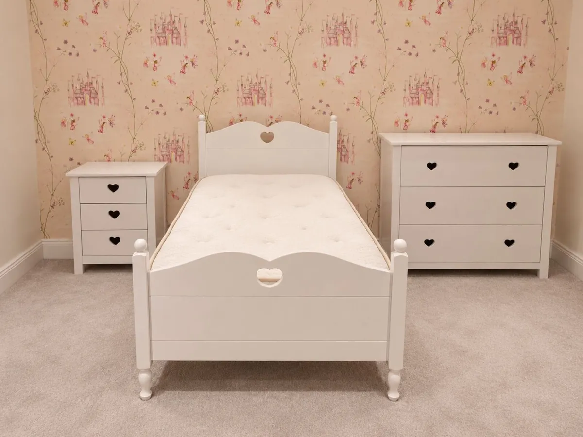 3-Piece Child's Bedroom Set - Image 1