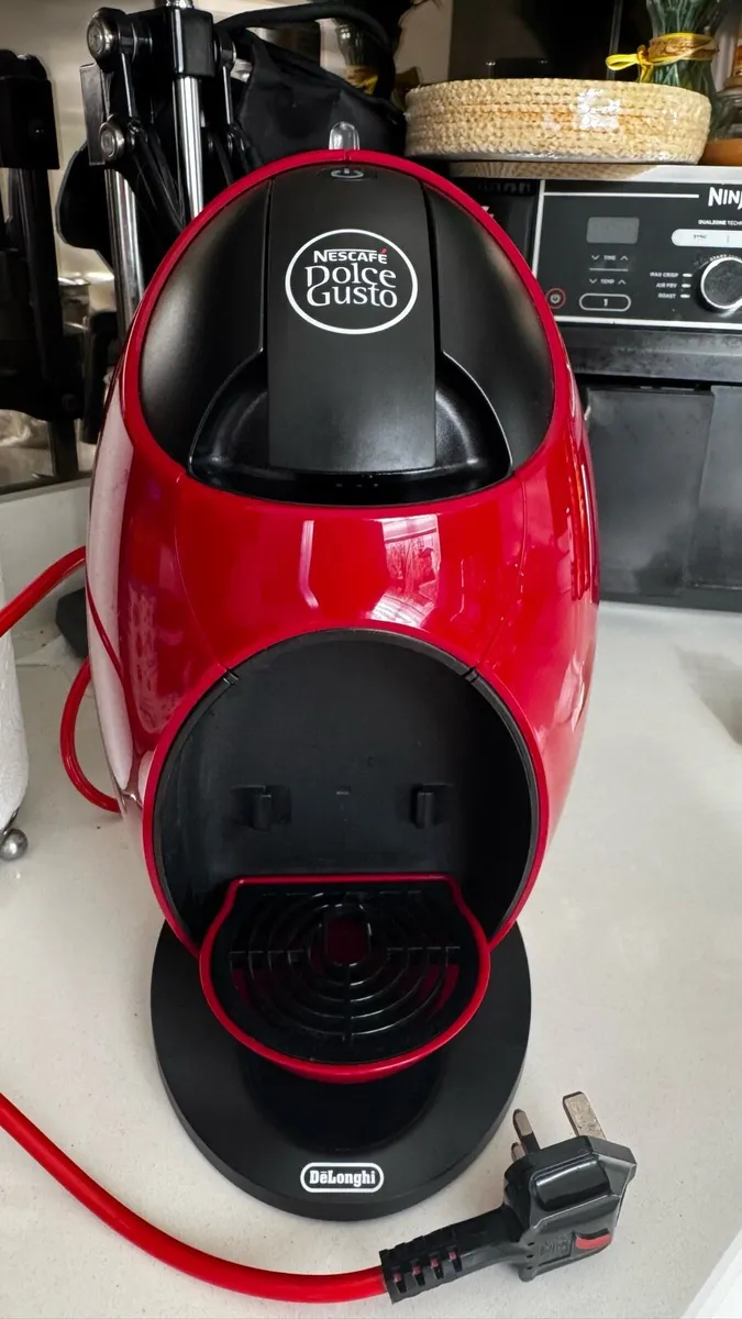 De’Longhi Nescafé Dolce Gusto coffee machine