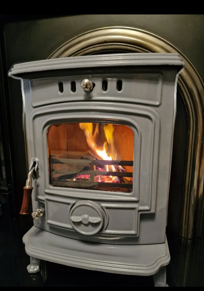 Nevada 6kW Enamel Multifuel Cast Iron Stove – Grey - Image 2