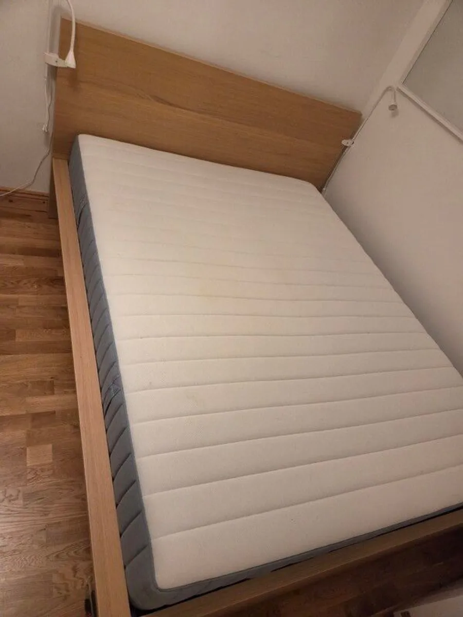 bed - Image 1