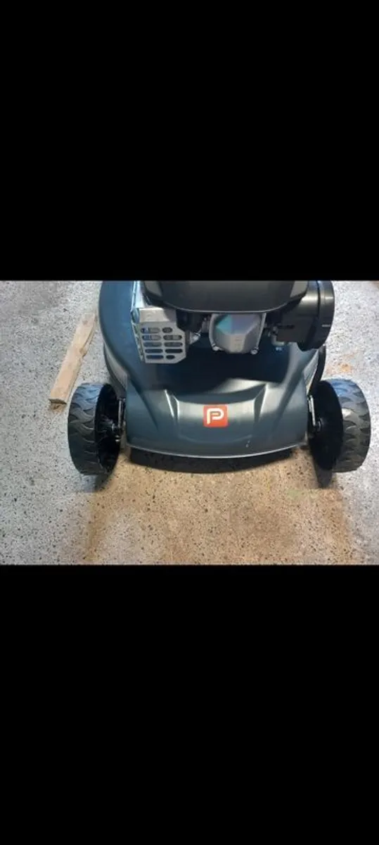 Petrol lawnmower - Image 3