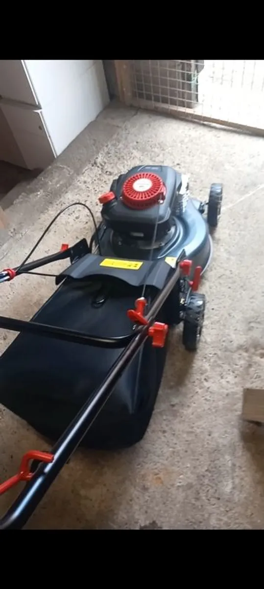 Petrol lawnmower - Image 1