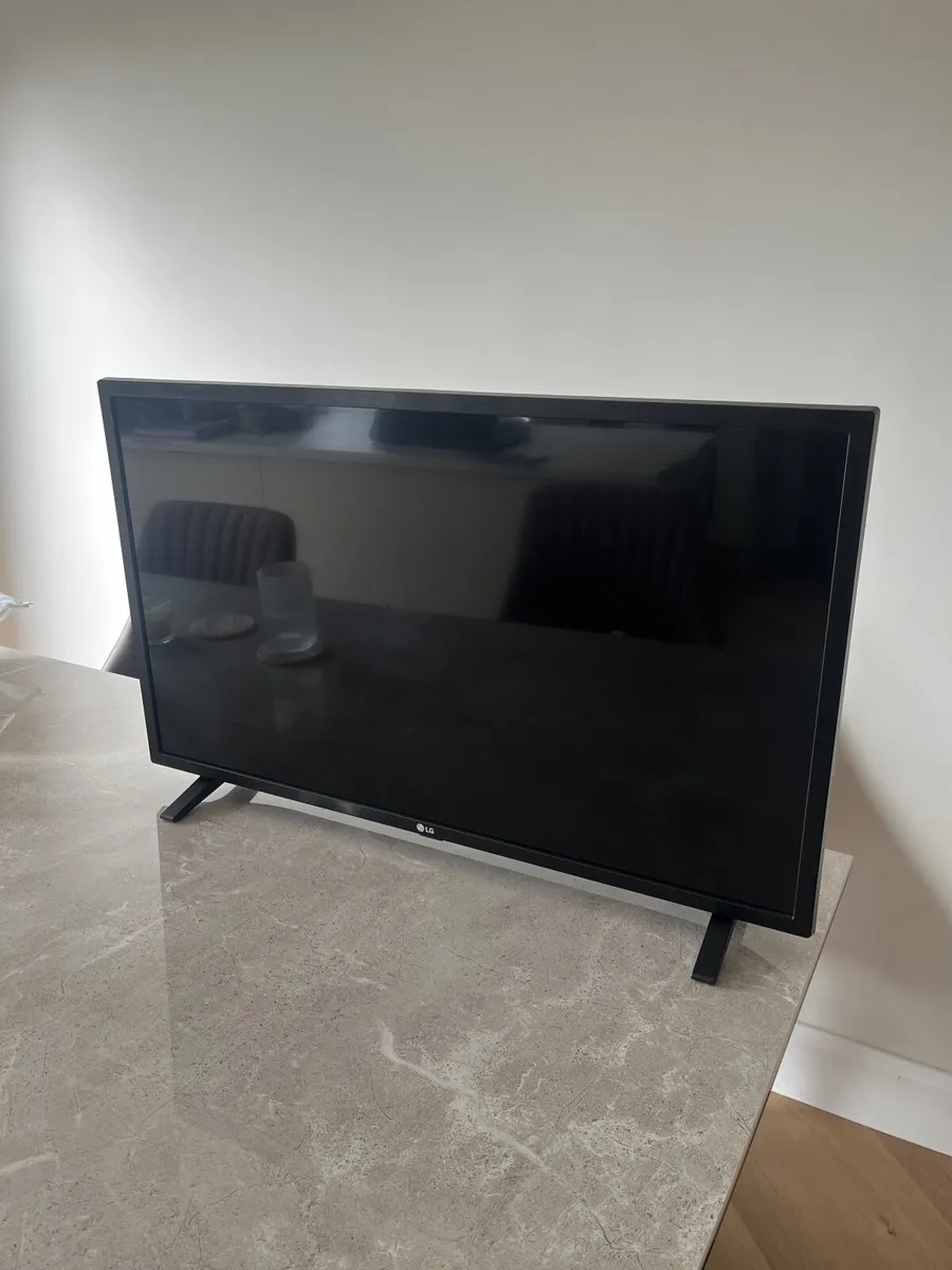 LG 32 inch Full HD Smart TV - Image 1