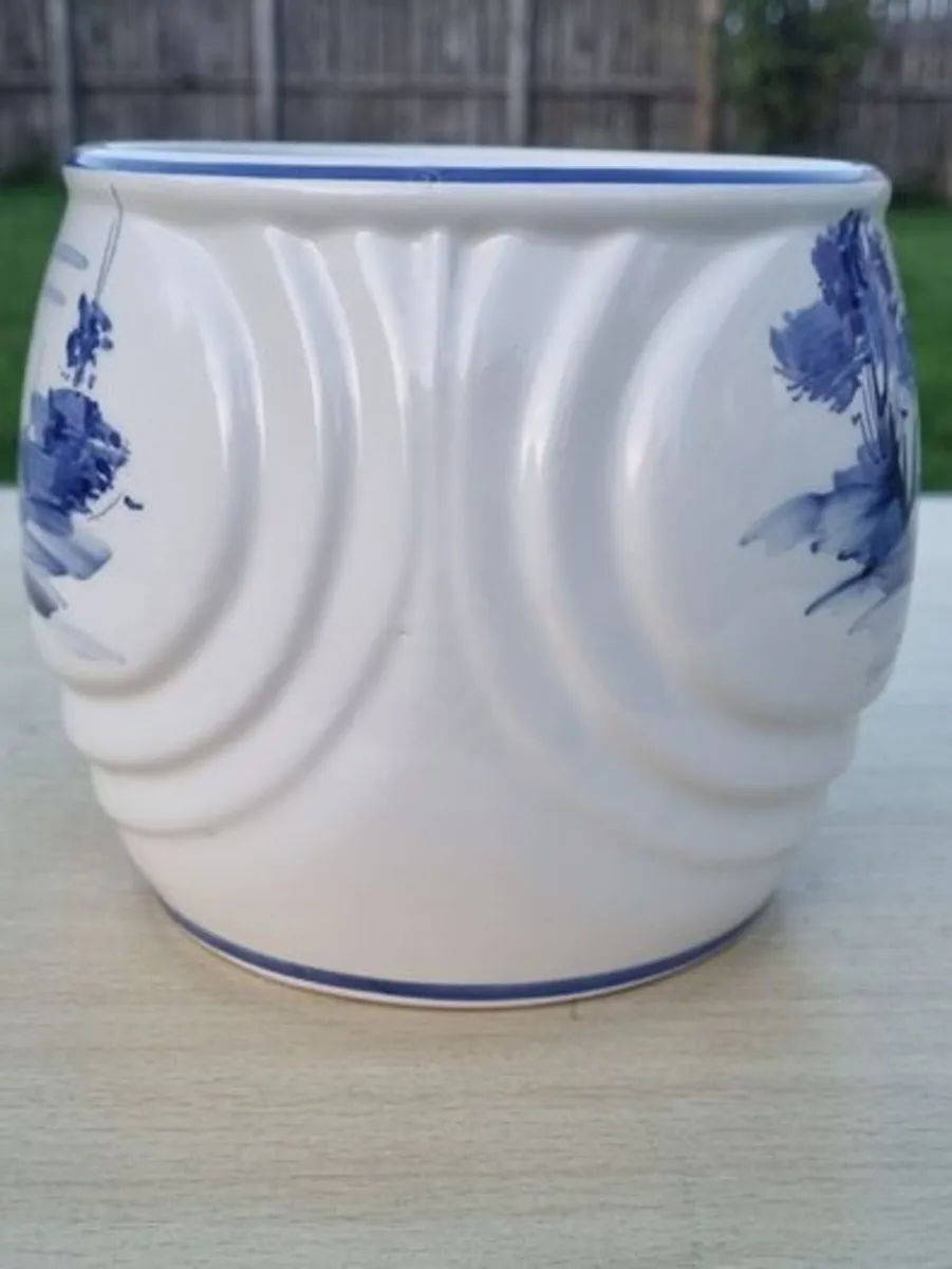 Vintage-style ceramic flowerpot - Image 3