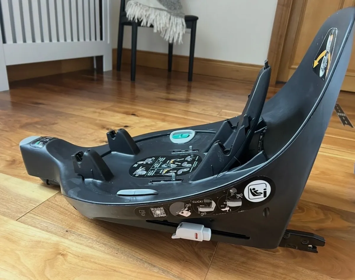 CYBEX Base Z i-size Isofix swivel car seat base - Image 1