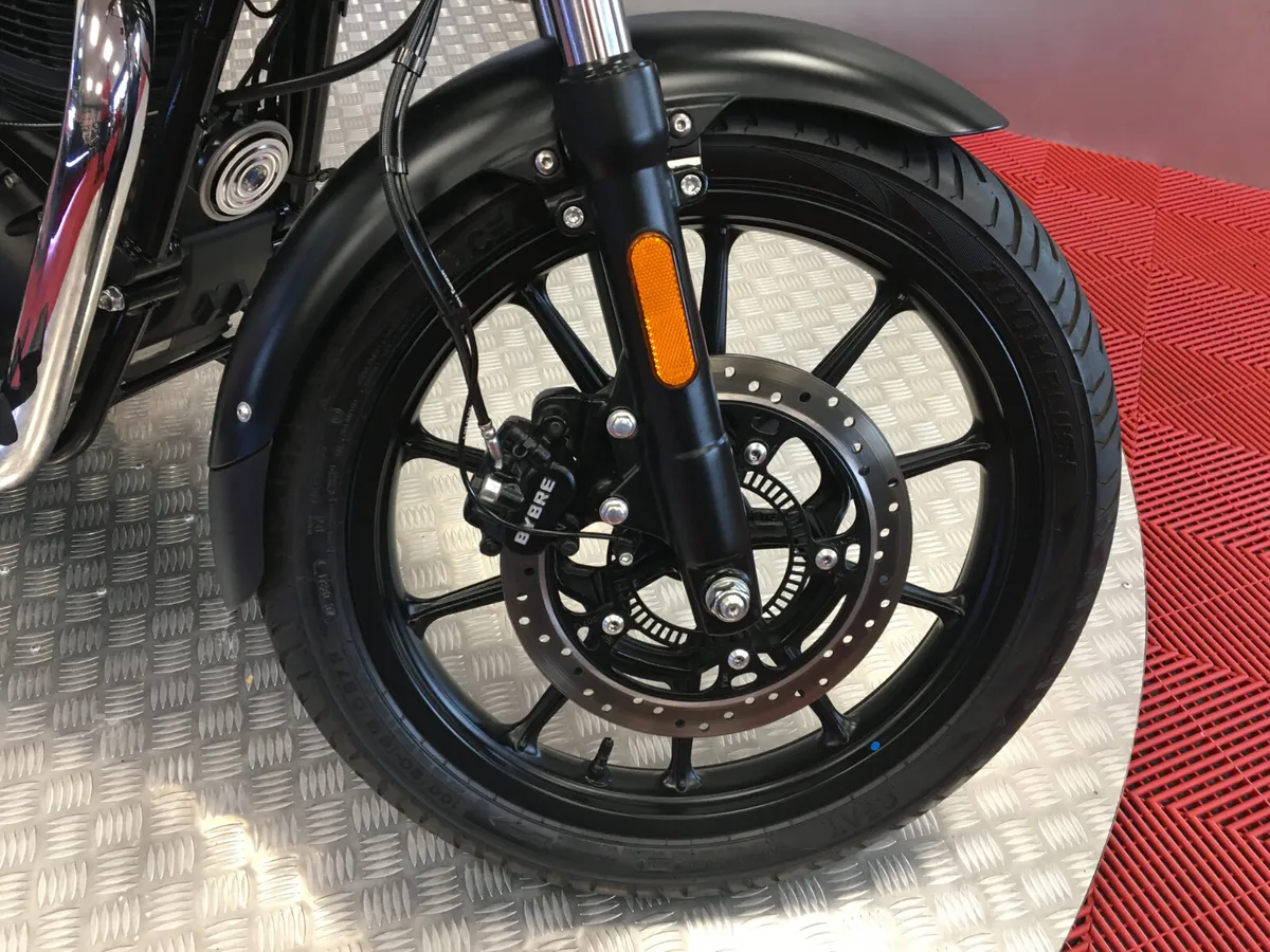 2023 Royal Enfield Meteor 350 - Image 2