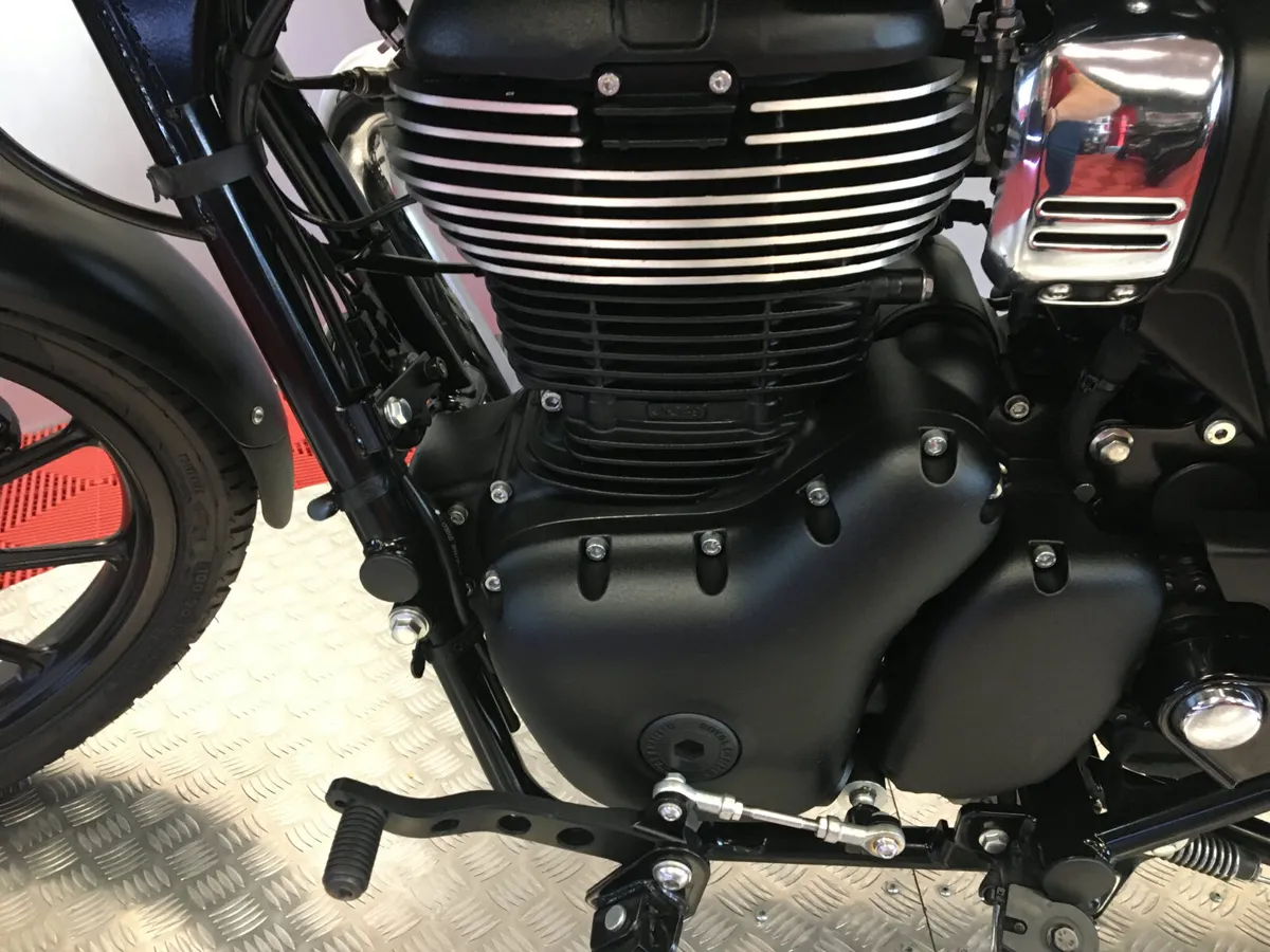 2023 Royal Enfield Meteor 350 - Image 4