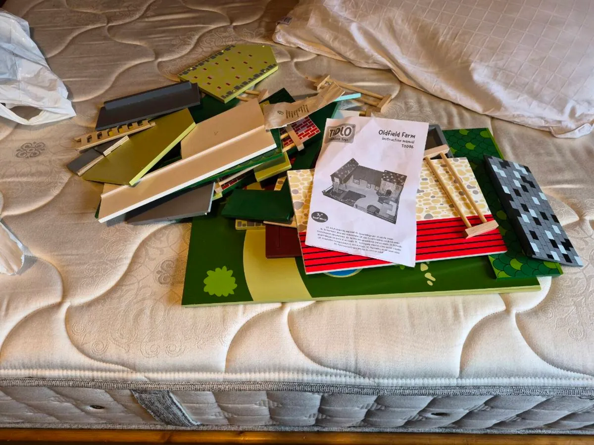 Toys - Image 2