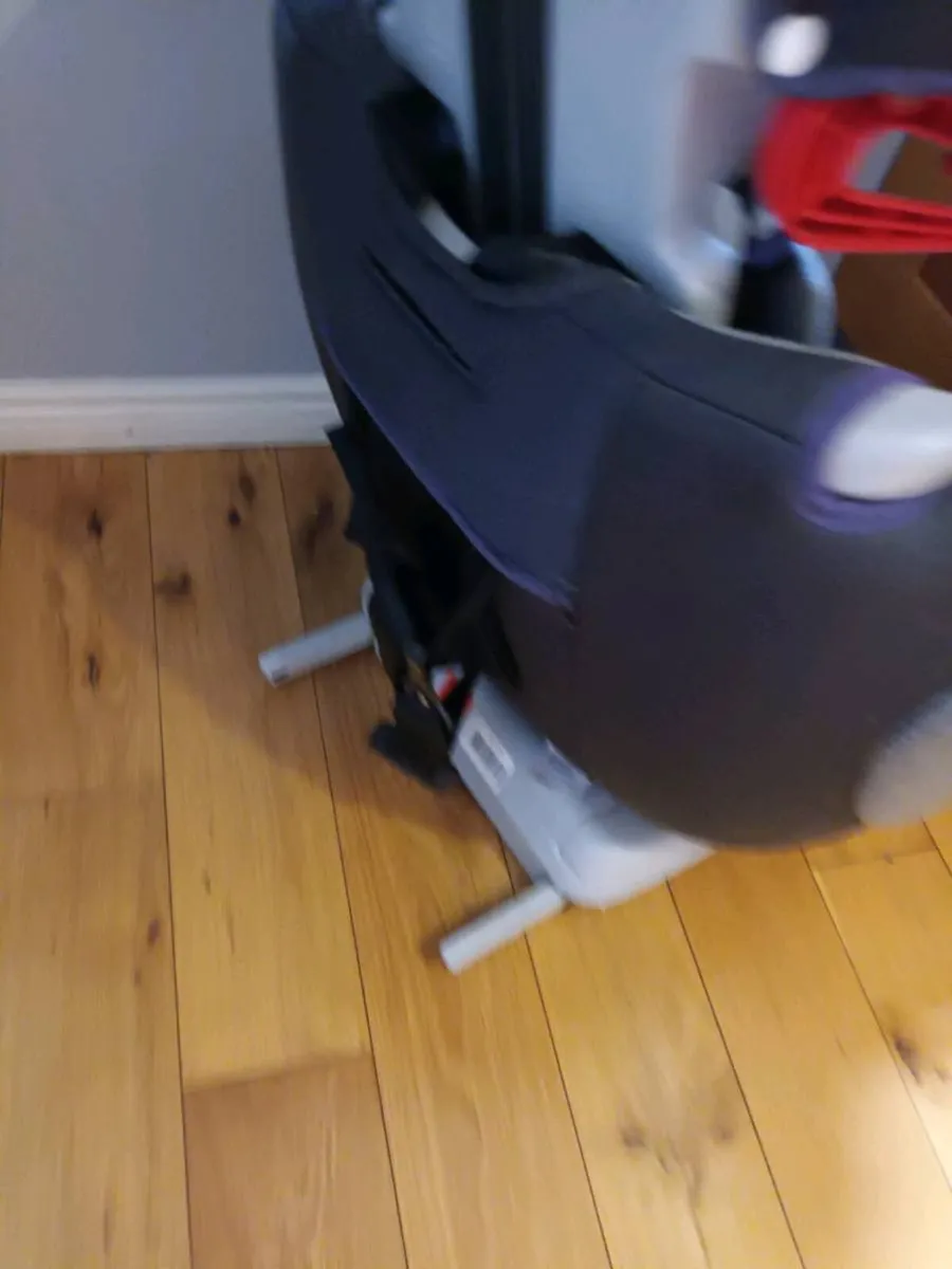 Child car seat - Image 2