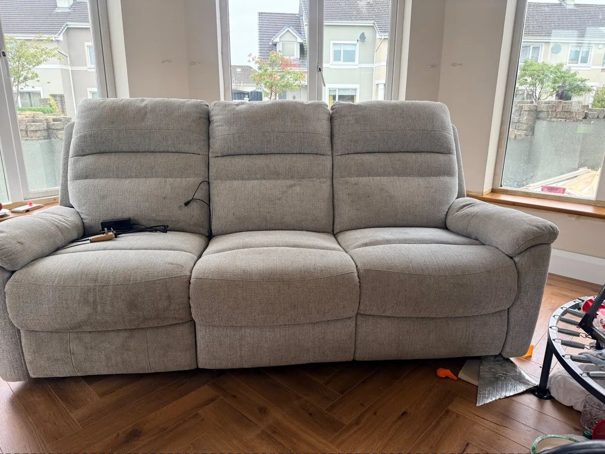 Recliner - Image 2