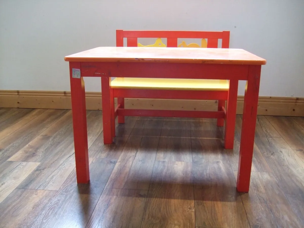 Children's table and bench - Image 1