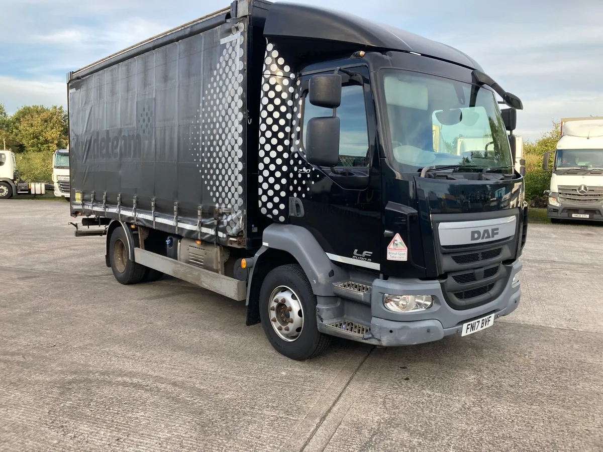 2017 Daf 55-230 16 Ton 18 ft curtainside - Image 1