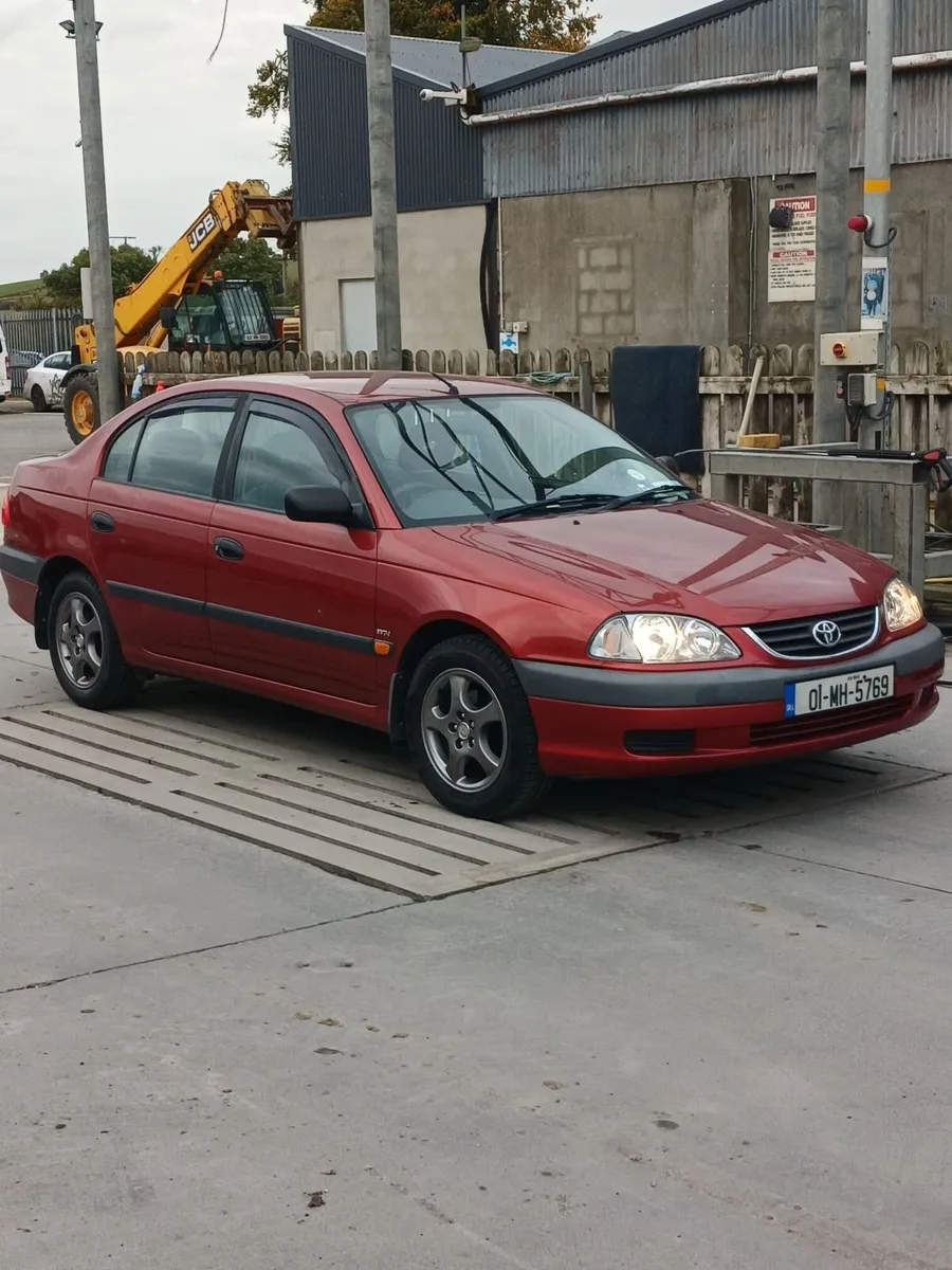 Toyota Avensis 2001 - Image 1