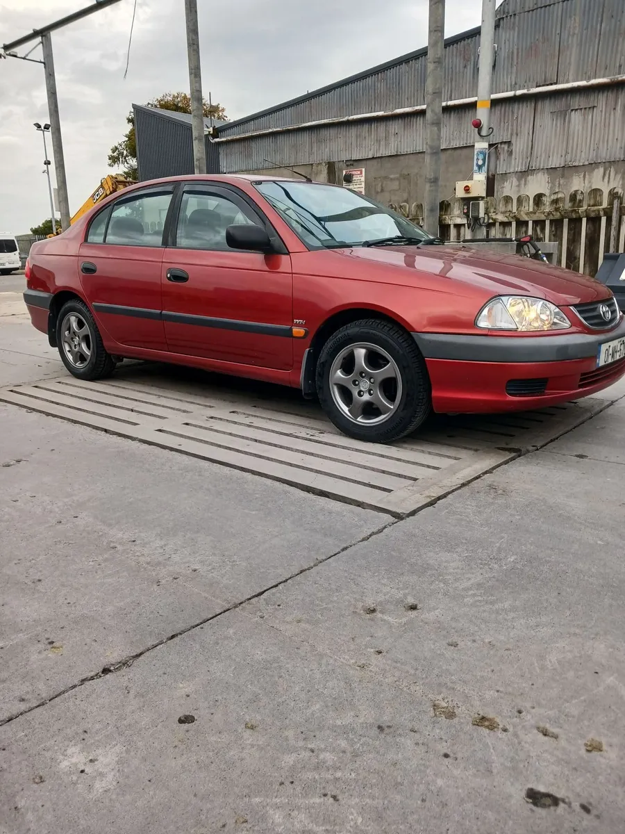 Toyota Avensis 2001 - Image 2