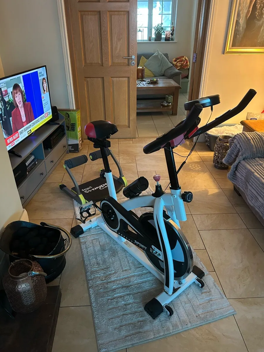 Exercise bike and abs trainer - Image 3