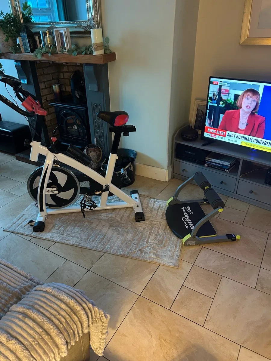 Exercise bike and abs trainer - Image 4