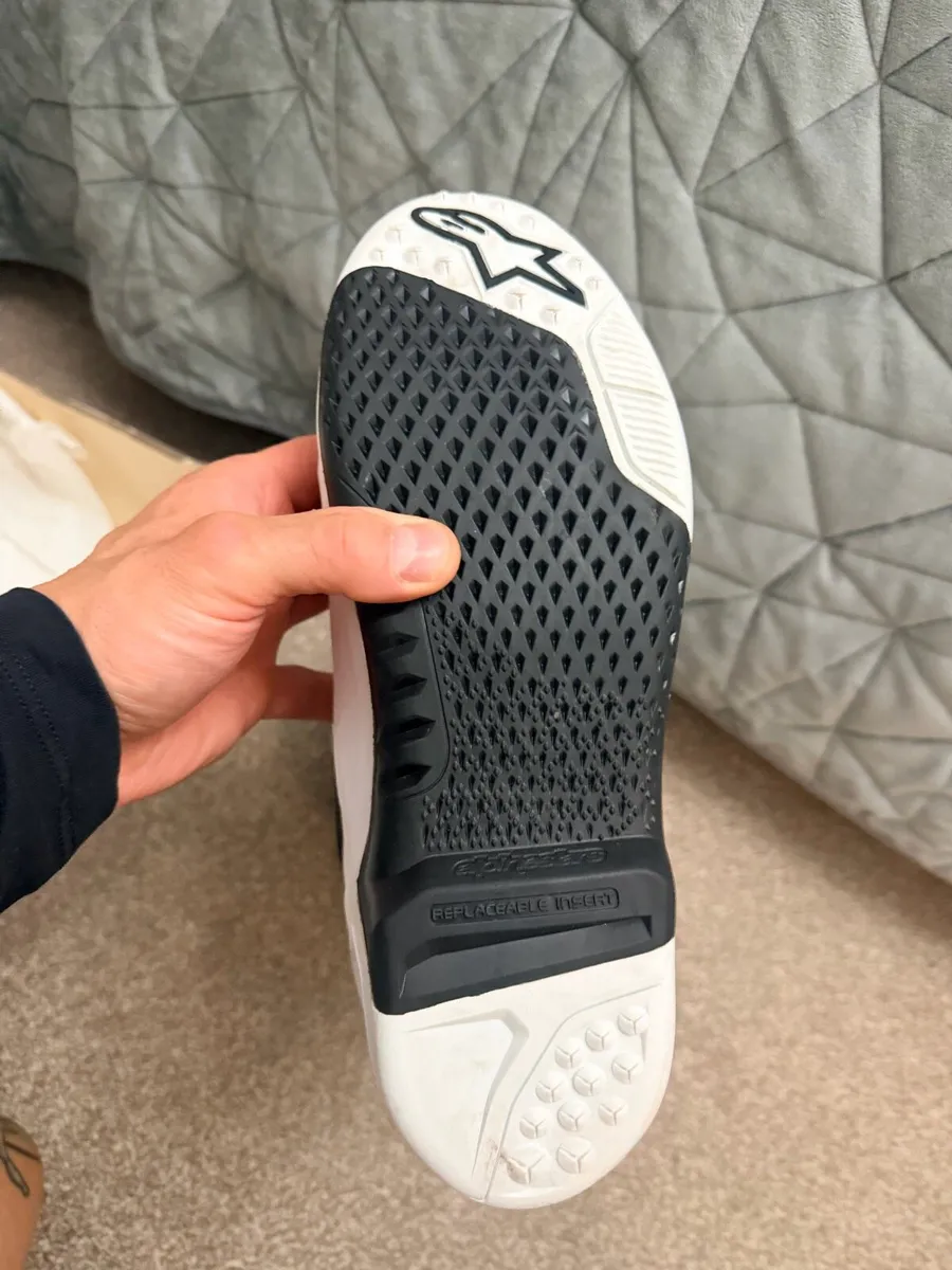 Brand New Alpinestar Tech 10 Supervented Buts 40,5 - Image 3